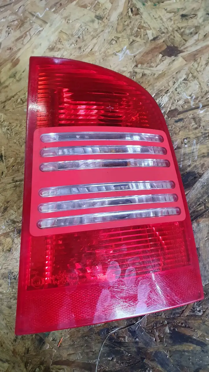 Skoda Octavia Mk1 (1U) (1996 - 2004) 1U9945096B Задний фонарь в кузове — фото 1