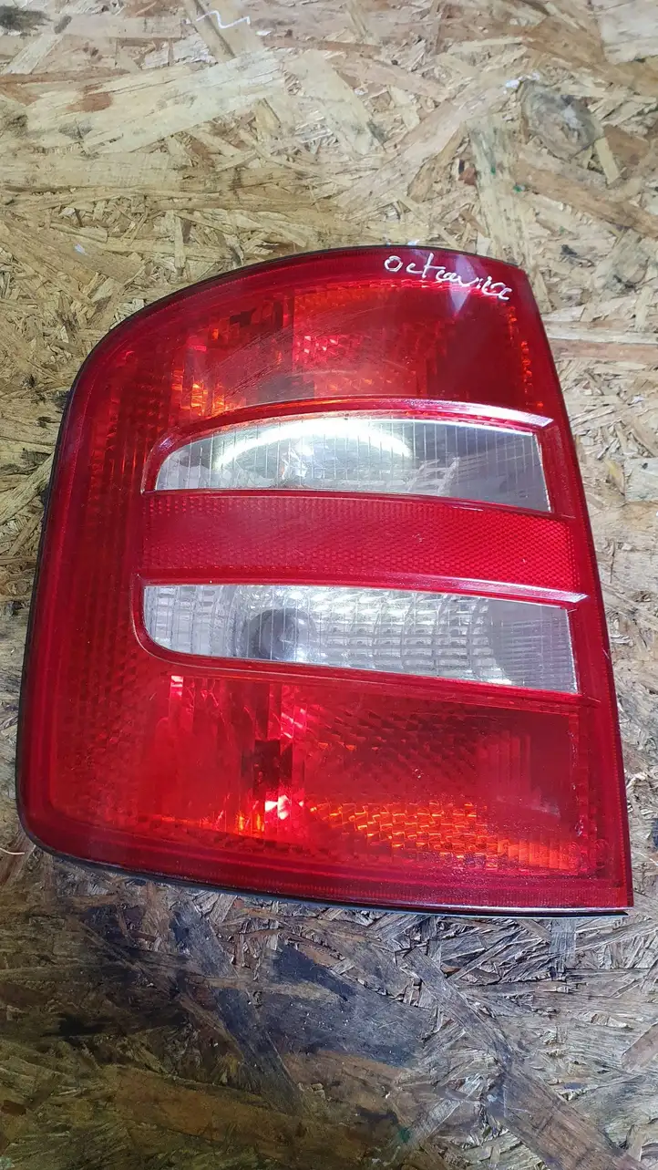 Skoda Fabia Mk1 (6Y) (1999 - 2007) 6Y9945111B Задний фонарь в кузове — фото 1