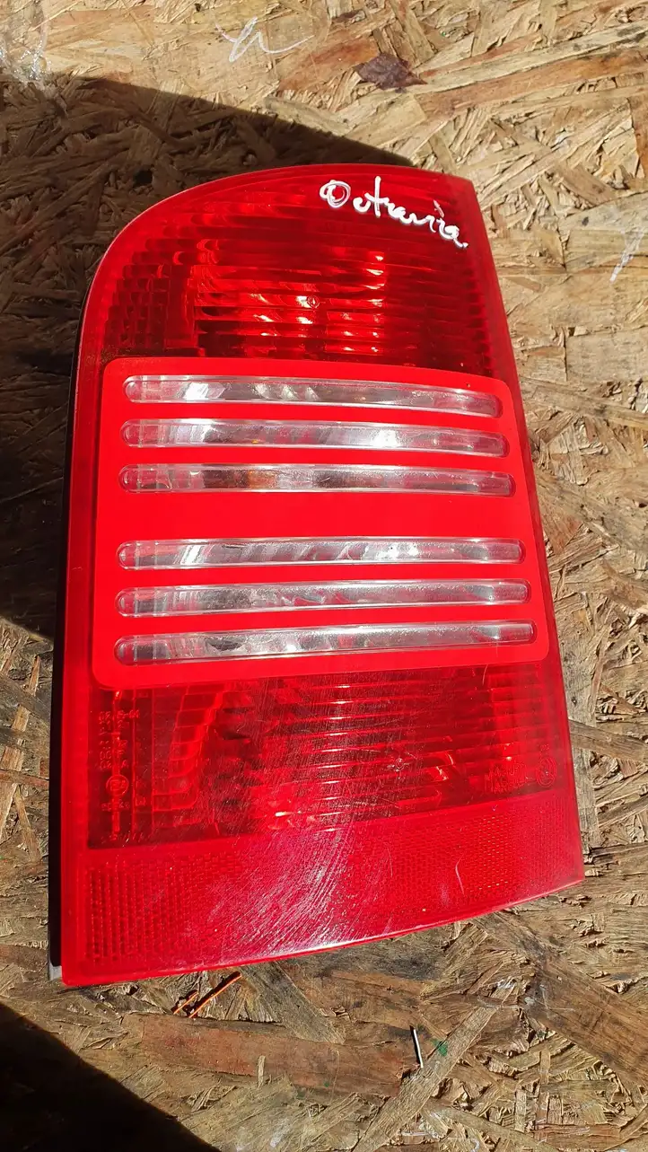 Skoda Octavia Mk1 (1U) (1996 - 2004) 1U9945095 Задний фонарь в кузове — фото 1