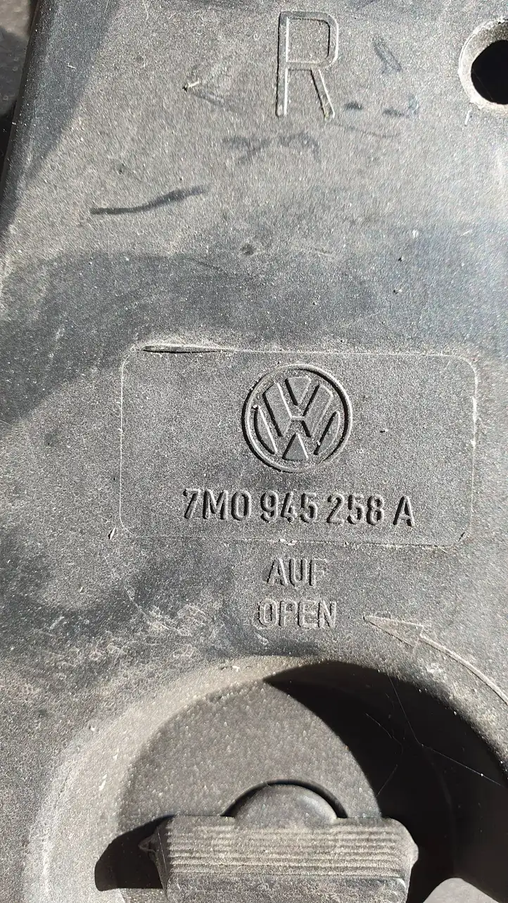 Volkswagen Sharan (2000 - 2003) 7M0945258A Задний фонарь в кузове — фото 3