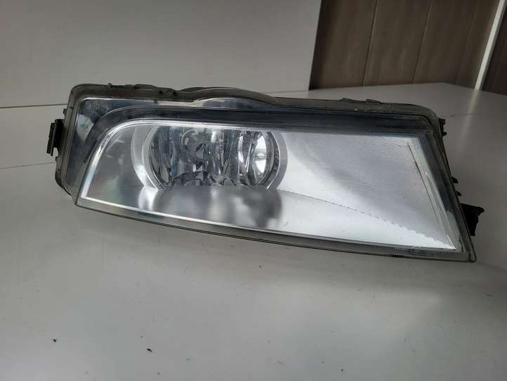 Skoda Octavia Mk3 (5E) (2013 - 2019)   Передняя противотуманная фара