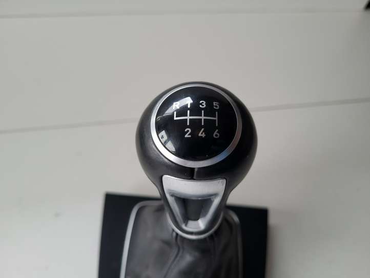 Seat Exeo (3R) (2008 - 2013)   Отделка рычага переключения передач (кожа, головка)