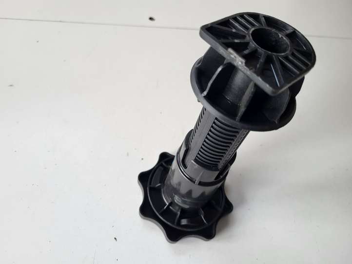 Seat Exeo (3R) (2008 - 2013)   Крепежный винт (запасное колесо)