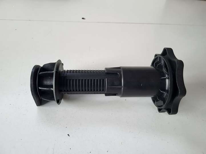 Seat Exeo (3R) (2008 - 2013)   Крепежный винт (запасное колесо)