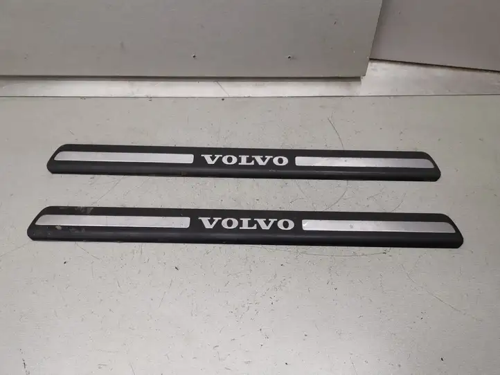 Volvo XC70 (2000 - 2004) 8659960 Внутренняя отделка переднего порога — фото 1