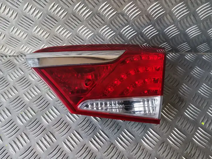 Hyundai i40 (2011 - ) Задний фонарь в крышке багажника — фото 1