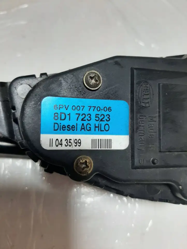 Volkswagen PASSAT B5 (1997 - 2000) 8D1723523 Педаль акселератора — фото 5