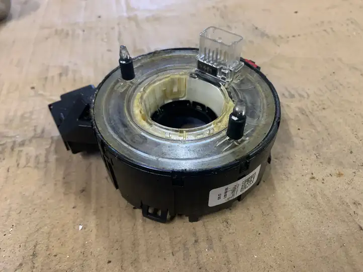 Volkswagen Tiguan (2007 - 2011) 1K0959653C Контактное кольцо SRS — фото 3