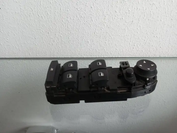 BMW 3 E90 E91 (2005 - 2012) 9122110 Кнопка стеклоподъемников — фото 2