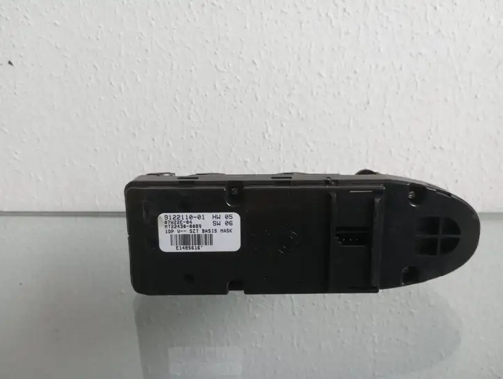 BMW 3 E90 E91 (2005 - 2012) 9122110 Кнопка стеклоподъемников — фото 3