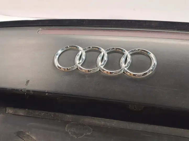 Audi A4 S4 B7 8E 8H (2004 - 2009) Крышка багажника — фото 2