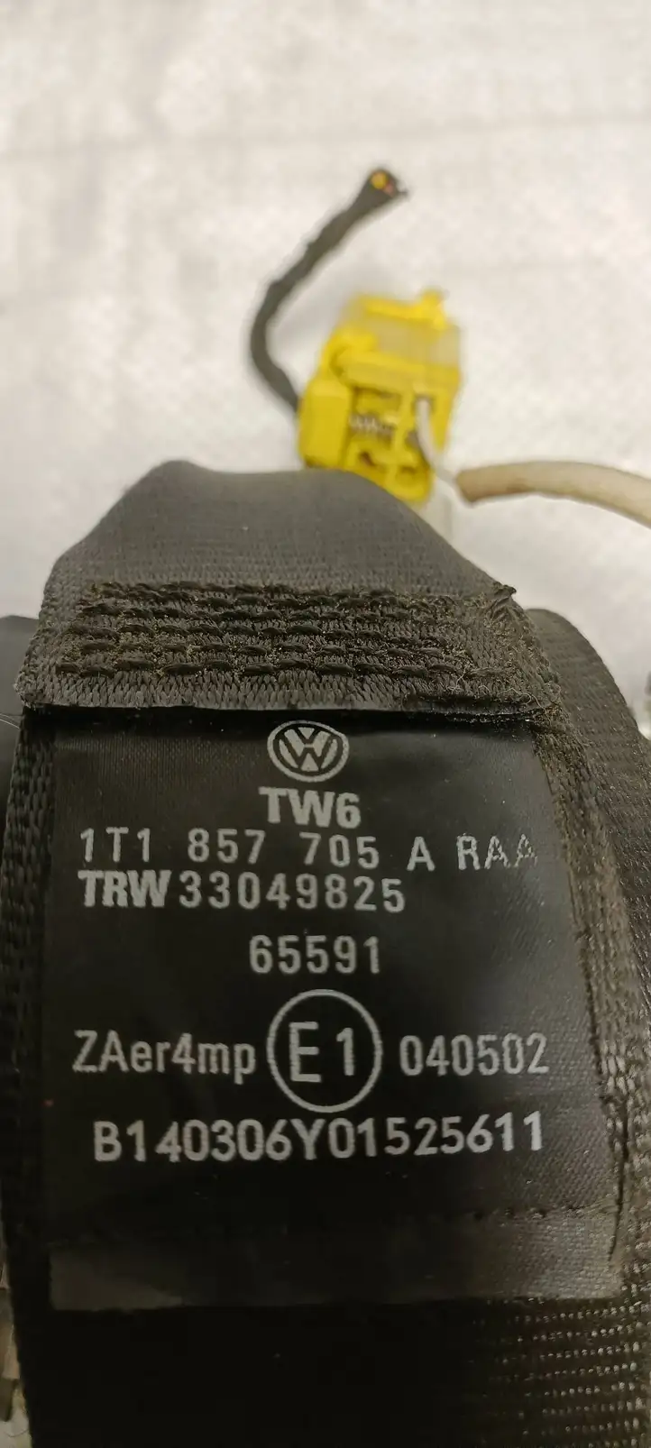 Volkswagen Touran I (2003 - 2010) 1T1857705A Передний ремень безопасности — фото 4