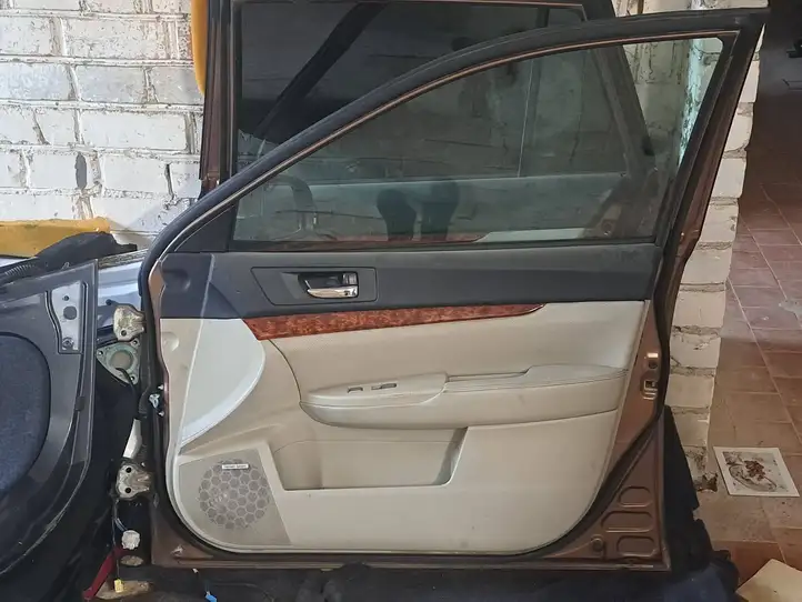 Subaru Outback (2009 - 2014) Дверь — фото 14