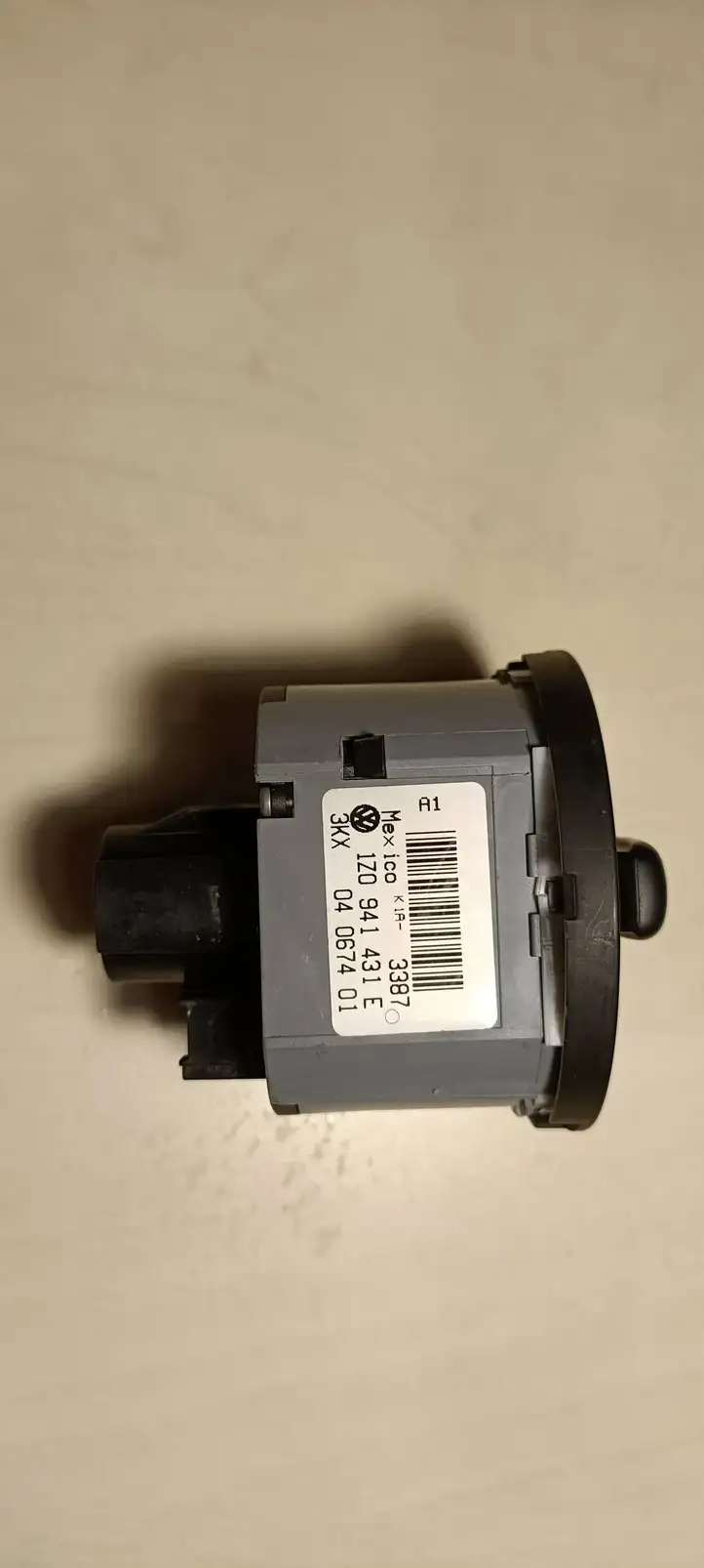 Skoda Octavia Mk2 (1Z) (2004 - 2013) 1Z0941431E Включатель фонарей — фото 4