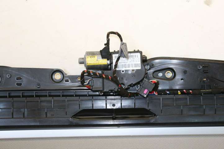 Volkswagen Tiguan (2007 - 2011)  5N0877041E Комплект раздвижной крыши