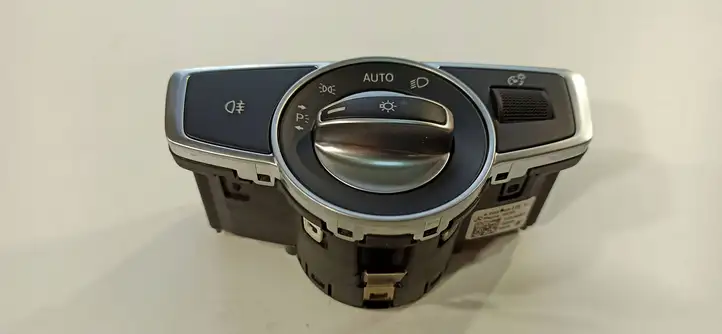 Mercedes-Benz C AMG W205 (2014 - ) A2059051810 Включатель фонарей — фото 3