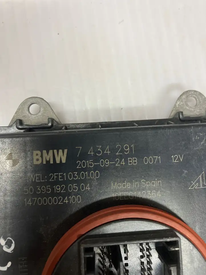 BMW 1 F20 F21 (2011 - 2019) 147000024100 Блок розжига ксенона — фото 3