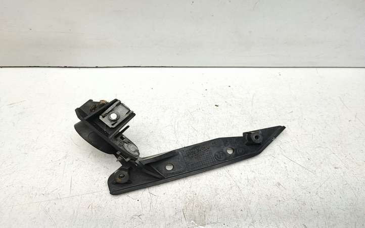 BMW 3 E90 E91 (2005 - 2012)  7058447 Держатель передней фары