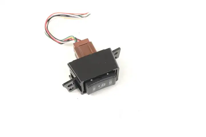Nissan X-Trail T32 (2014 - 2021) 16Y04MD Кнопка фаркопа в багажнике — фото 3