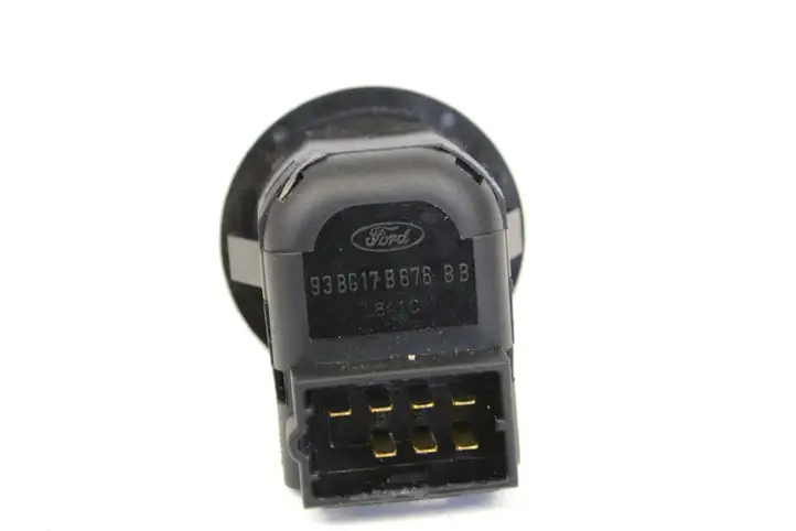 Ford Transit (2006 - 2013) 93BG17B676BB Кнопка фаркопа в багажнике — фото 5