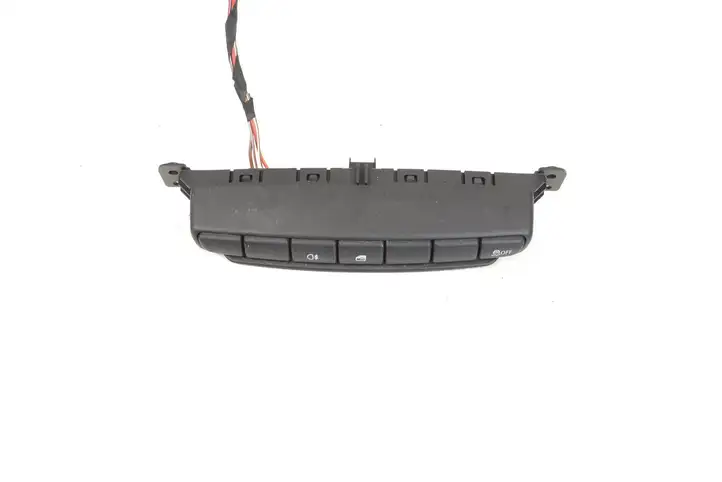 Mini Cooper Countryman R60 (2010 - 2016) 9804913 Кнопка фаркопа в багажнике — фото 1
