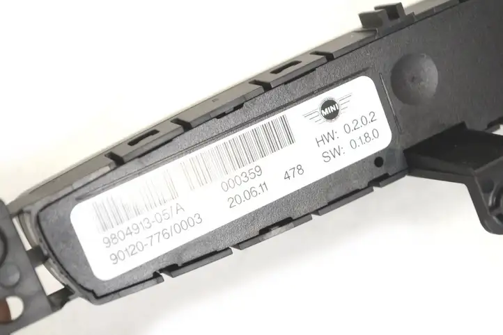Mini Cooper Countryman R60 (2010 - 2016) 9804913 Кнопка фаркопа в багажнике — фото 5