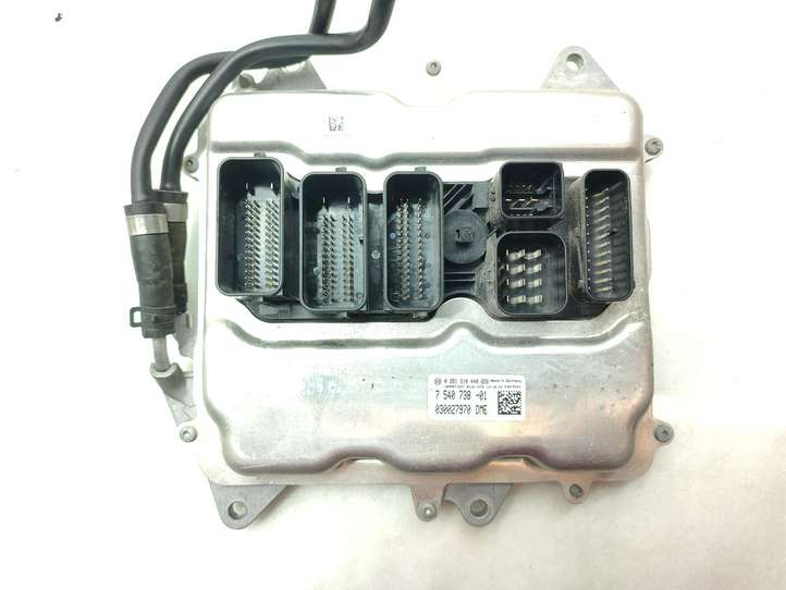 BMW 7 F01 F02 F03 F04 (2008 - 2016)  7540738 Блок управления двигателя