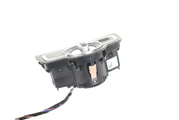 Mercedes-Benz C W205 (2014 - 2021) A2059051810 Включатель фонарей — фото 2