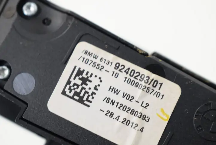 BMW X3 F25 (2010 - 2017) 9240293 Кнопка фаркопа в багажнике — фото 5