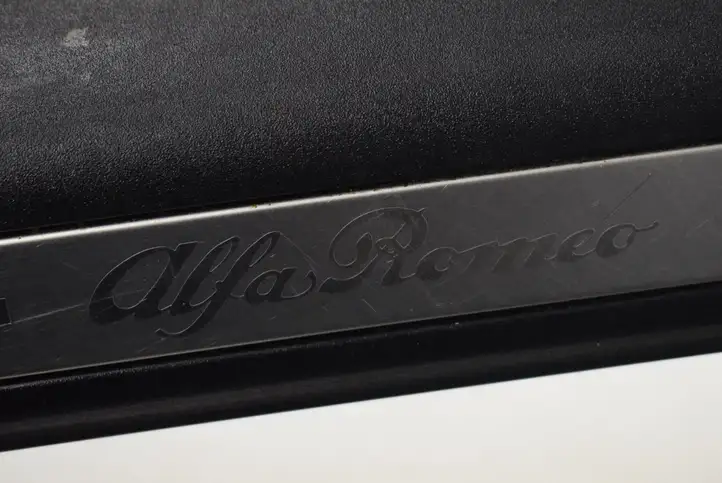Alfa Romeo Giulietta (2010 - ) 18071520 Внутренняя отделка переднего порога — фото 4