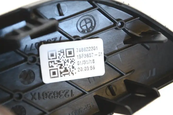 BMW X5 F15 (2013 - 2017) 7486223 Кнопка фаркопа в багажнике — фото 6