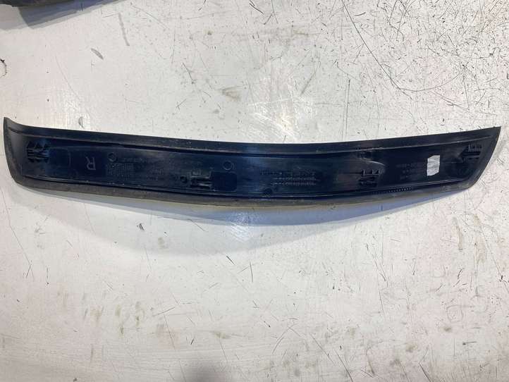 BMW 5 E60 E61 (2004 - 2010)  7897230 Отделка переднего порога (внутренняя)