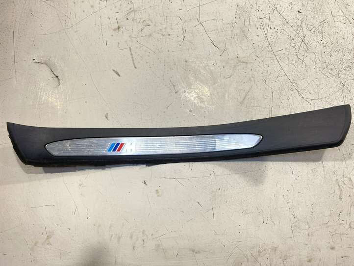 BMW 5 E60 E61 (2004 - 2010)  7897230 Отделка переднего порога (внутренняя)