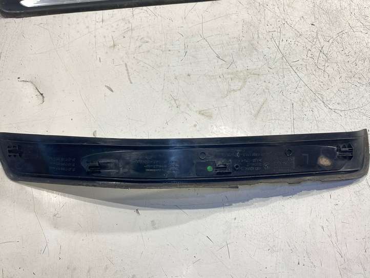 BMW 5 E60 E61 (2004 - 2010)  7897230 Отделка переднего порога (внутренняя)