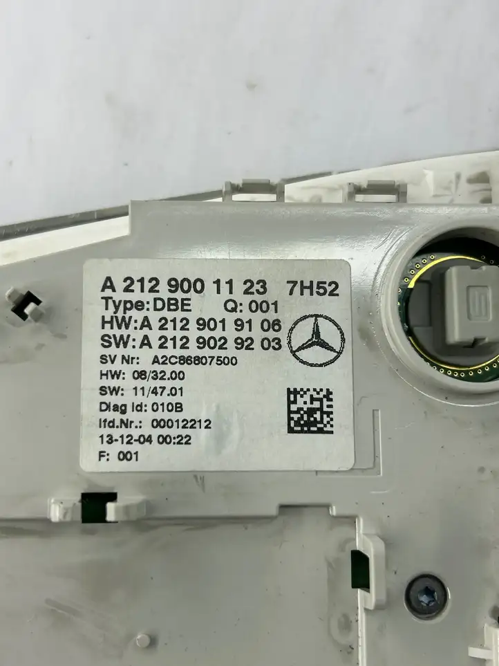 Mercedes-Benz E W212 (2009 - 2016) A2129001123 Передняя подсветка — фото 2