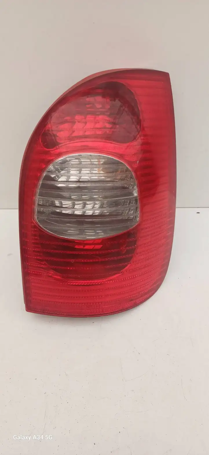 Citroen Xsara Picasso (1999 - 2012) 9650005780 Задний фонарь в кузове — фото 1