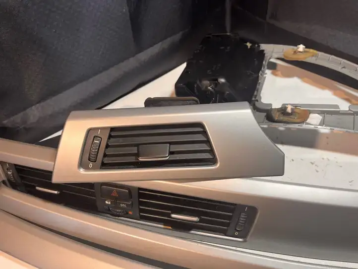BMW 3 E90 E91 (2005 - 2012) Отделка внутренней панели салона — фото 9