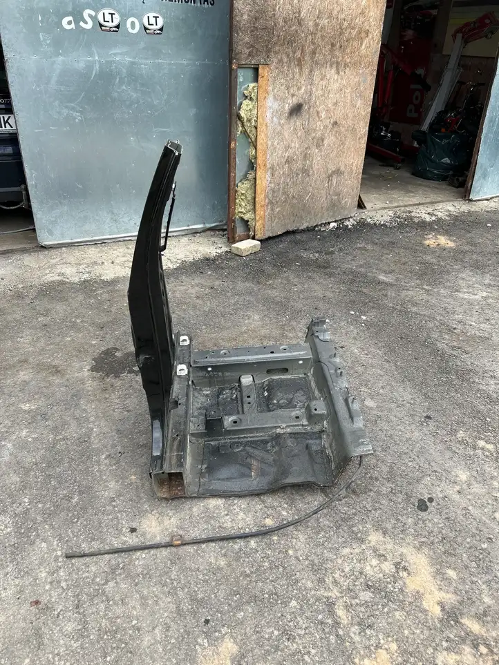 Nissan Juke I F15 (2010 - 2018) Средняя стойка кузова (B) — фото 4