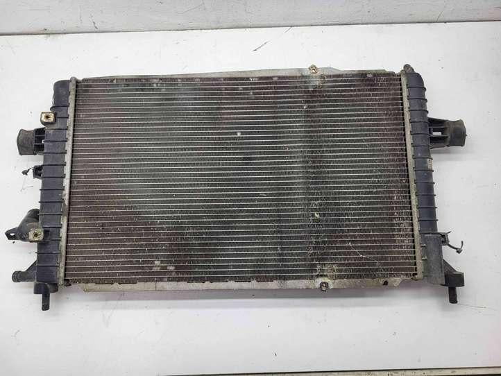 Opel Astra (2004 - 2009)  13143570 Радиатор охлаждающей жидкости
