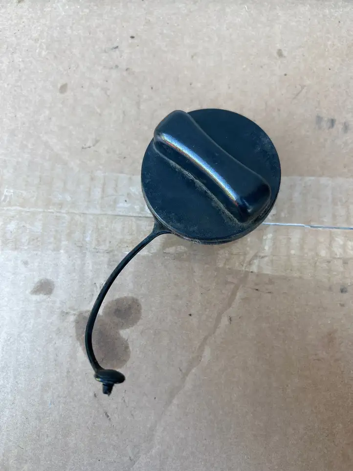 Nissan Juke I F15 (2010 - 2018) Крышка топливного бака — фото 1