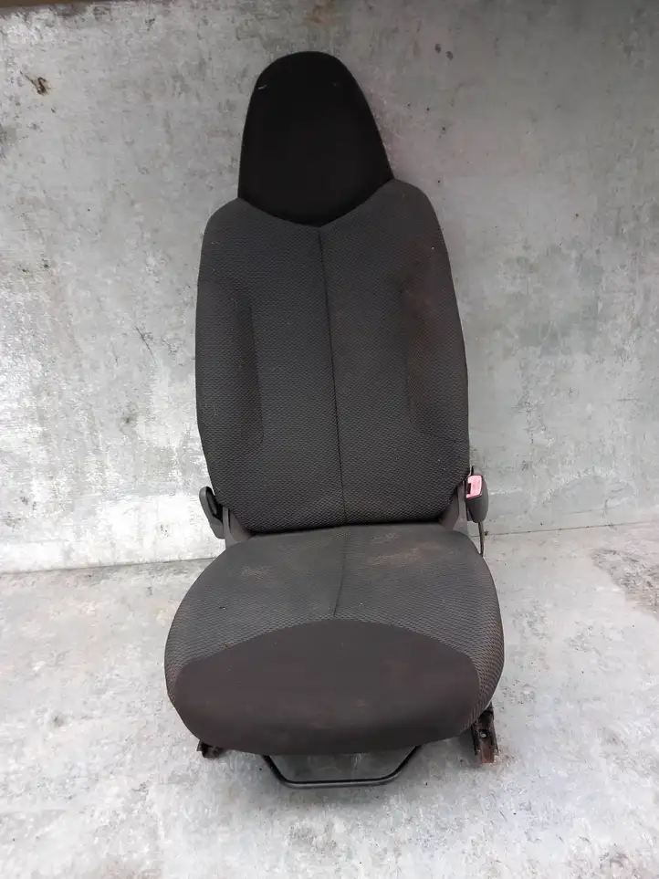 Toyota Aygo AB10 (2005 - 2008) Переднее сиденье пассажира — фото 1