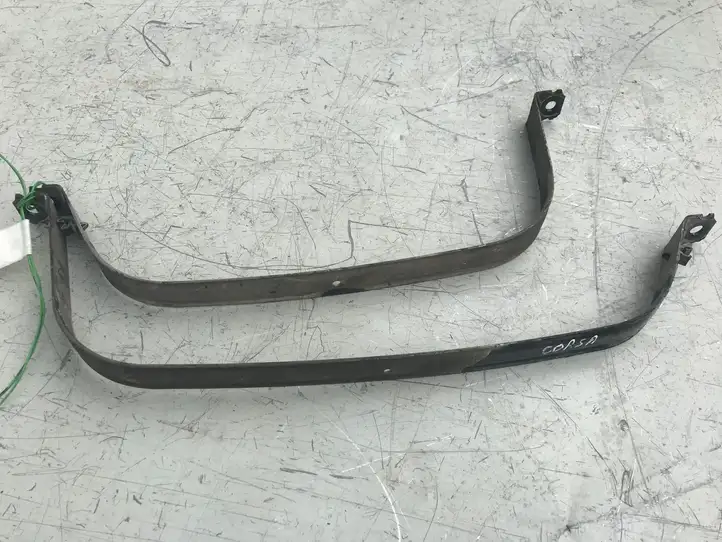 Opel Corsa D (2010 - 2014) 13266357 Кронштейн топливного бака — фото 1