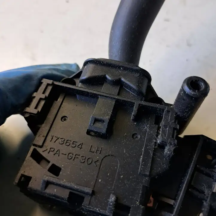 Toyota Corolla Verso AR10 (2004 - 2009) 173654 Переключатель стеклоочистителей — фото 3