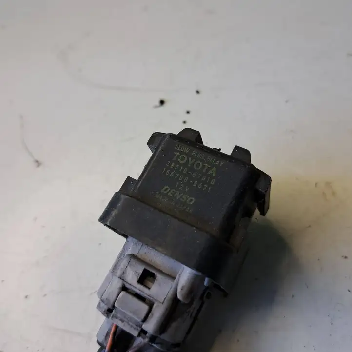 Toyota Corolla Verso AR10 (2004 - 2009) 2861067010 Реле накала свечей — фото 1