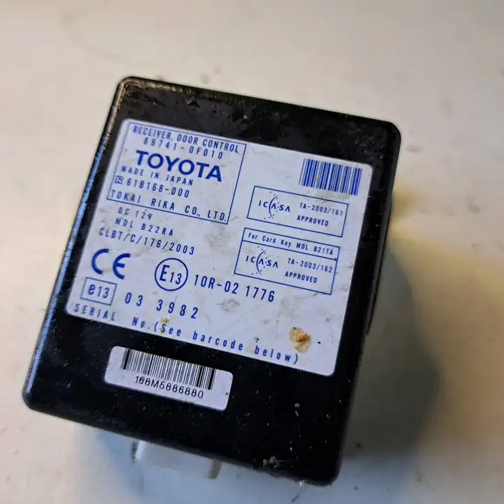 Toyota Corolla Verso AR10 (2004 - 2009) 897410F010 Блок управления дверью — фото 1
