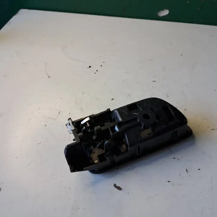 Toyota Corolla Verso AR10 (2004 - 2009) Внутренняя ручка двери — фото 2