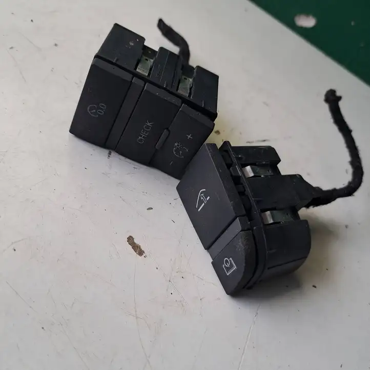 Audi A6 S6 C6 4F (2004 - 2008) 4F0907125A Другие включатели / ручки/ переключатели — фото 2