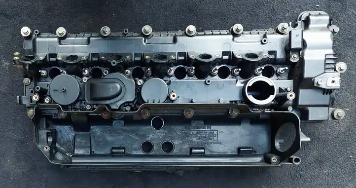 BMW 5 E60 E61 (2004 - 2010) 7789395 Крышка головки блока цилиндров — фото 1