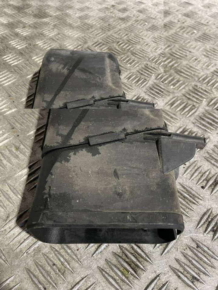 BMW 7 F01 F02 F03 F04 (2008 - 2016)  7577471 Устройство (устройства) для отвода воздуха