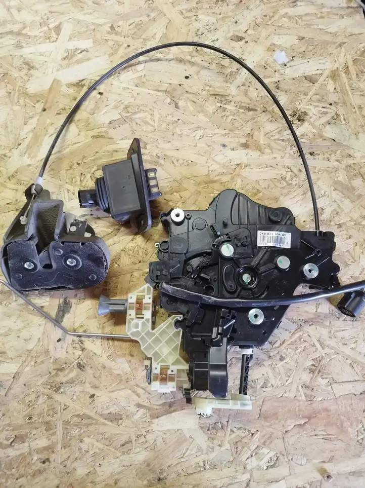 Volkswagen Caddy (2004 - 2010) 2K0843654BD Замок раздвижной двери — фото 1